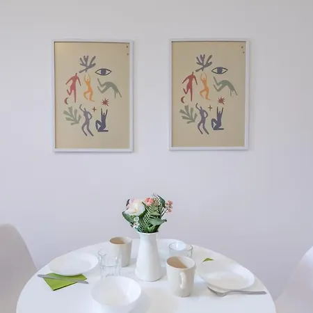 Very - Large Ac Appartement *