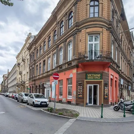 Very - Large Ac Appartement *