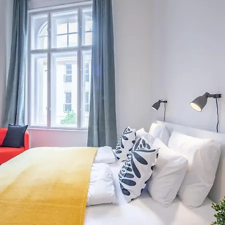 Very - Large Ac Appartement *