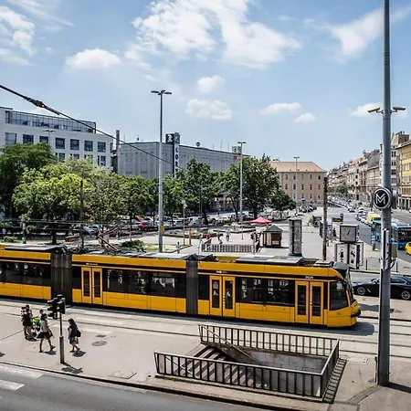 Very - Large Ac דירה