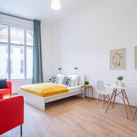 Very - Large Ac Apartment Budapest